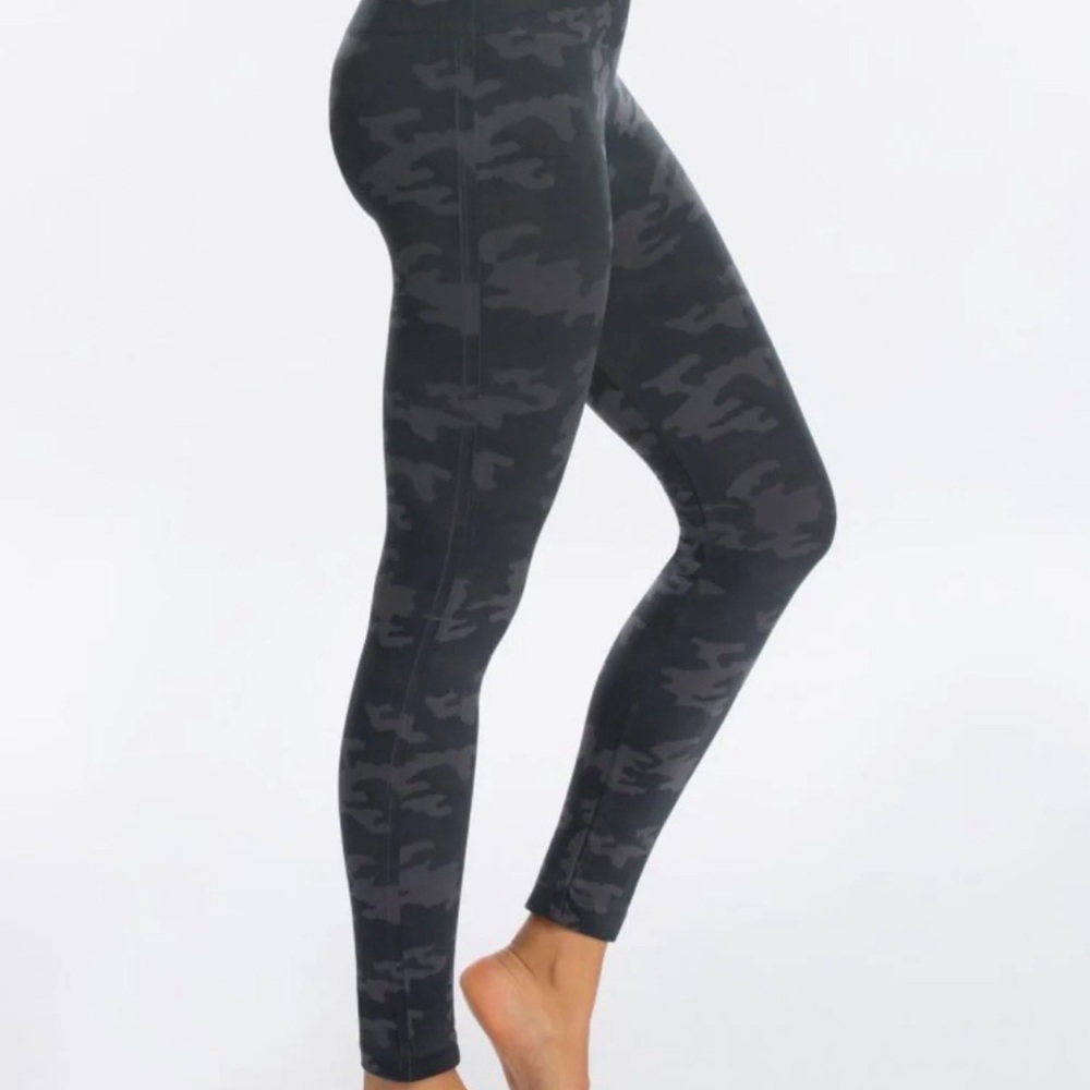 Black Camo Women's Leggings